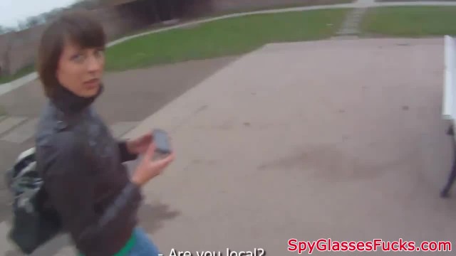 Пикапер в подъезде трахает в ротик русскую девчонку - #1