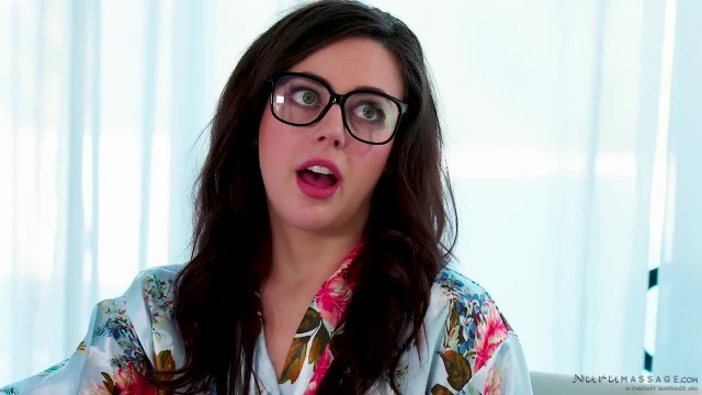 Сисястая девушка после купания в ванной засовывает член парня в рот по яйца - #1