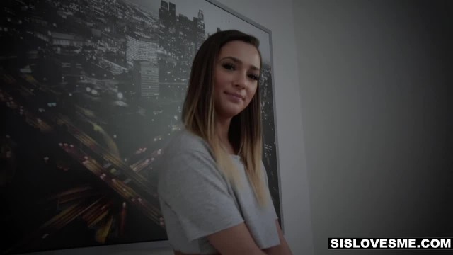 Похотливая девушка выставила зад на столе для длинного члена парня - #7