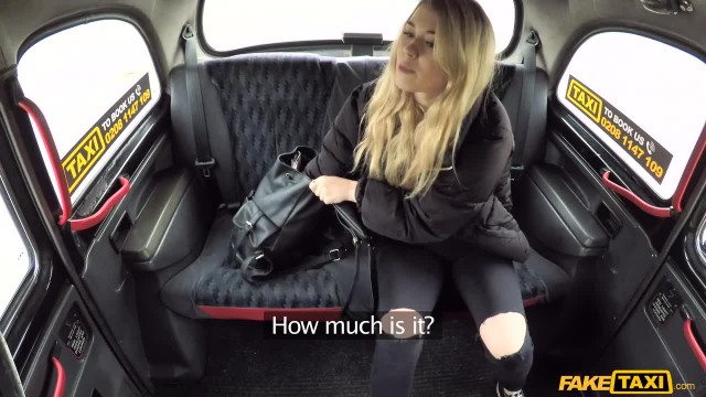 Пассажирка такси согласилась потрахаться с таксистом, возбудившись от кунилингуса - #1